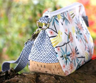V Pouch * - Click Image to Close
